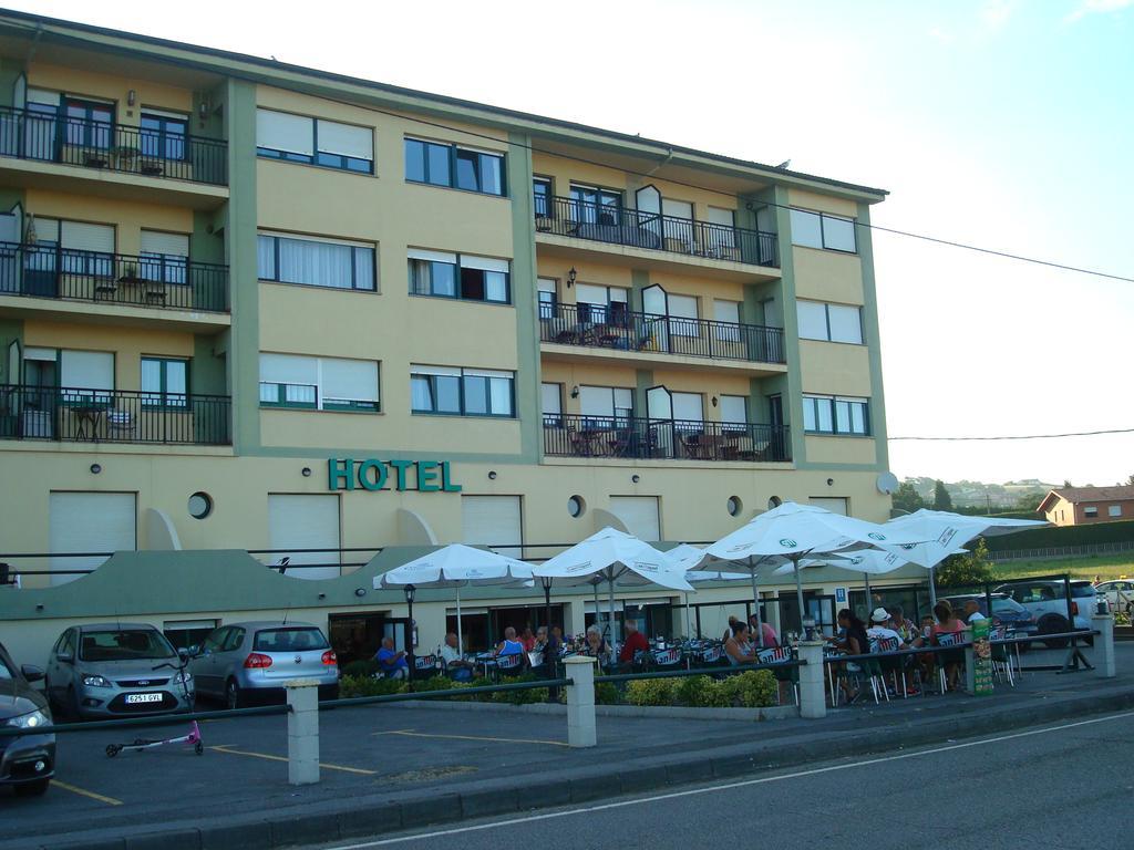 Hotel Brisamar Bañugues Εξωτερικό φωτογραφία