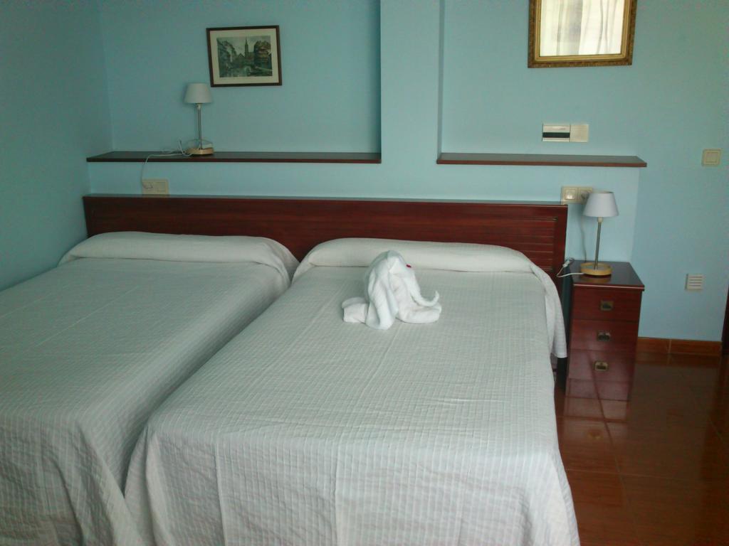 Hotel Brisamar Bañugues Δωμάτιο φωτογραφία
